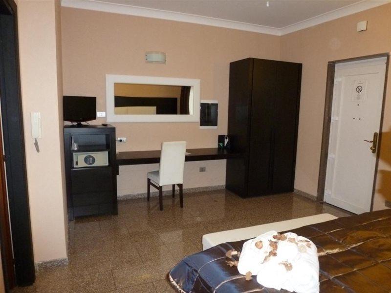 Eh Rome Airport Euro House Hotels Fiumicino Ngoại thất bức ảnh