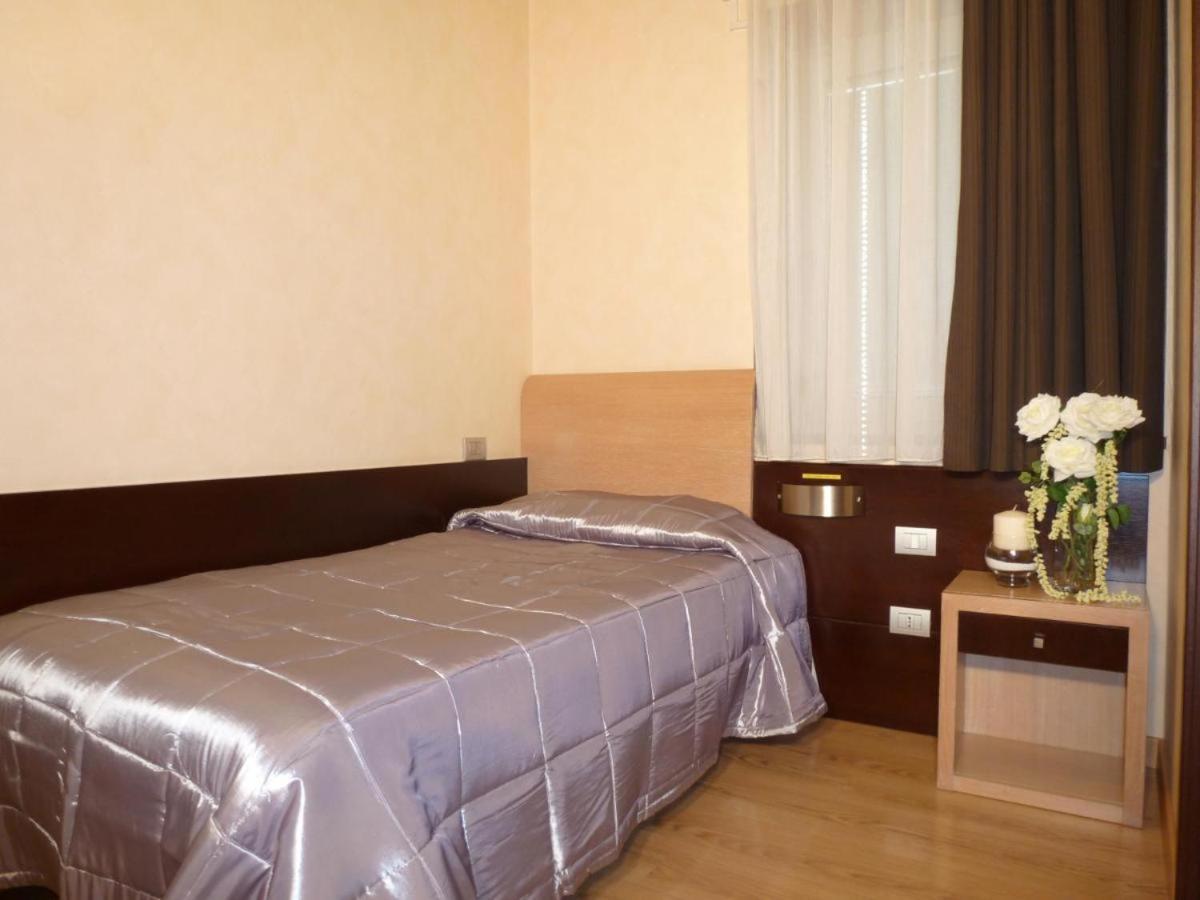 Eh Rome Airport Euro House Hotels Fiumicino Ngoại thất bức ảnh